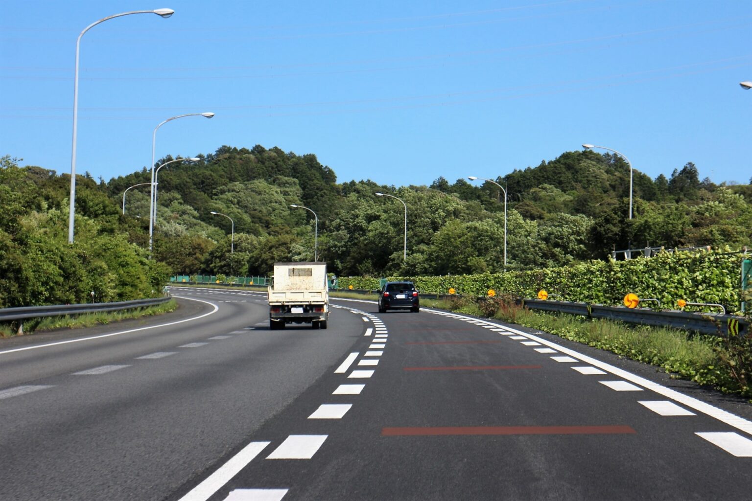高速道路の追い越し車線はずっと走っていいのか?! | のっぴードライブログ